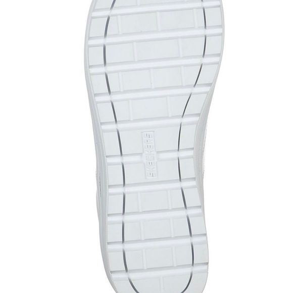 ❣️EUC- WHITE & NAVY STREET CLEATS 2  SNEAKERS - Picture 4 of 12